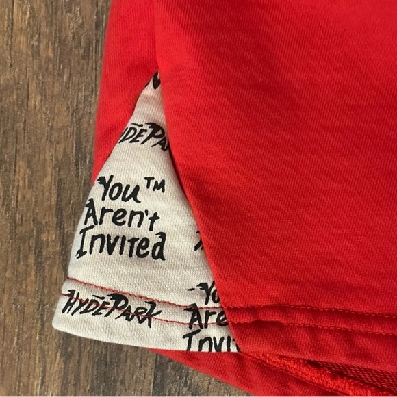 Red Heritage Panel Hyde Park Graphic Shorts - Picture 5 of 8